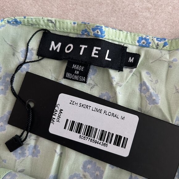 NWT Motel Zeh Mini Skirt in Lime Floral ASO Sarah Cameron - Picture 8 of 11